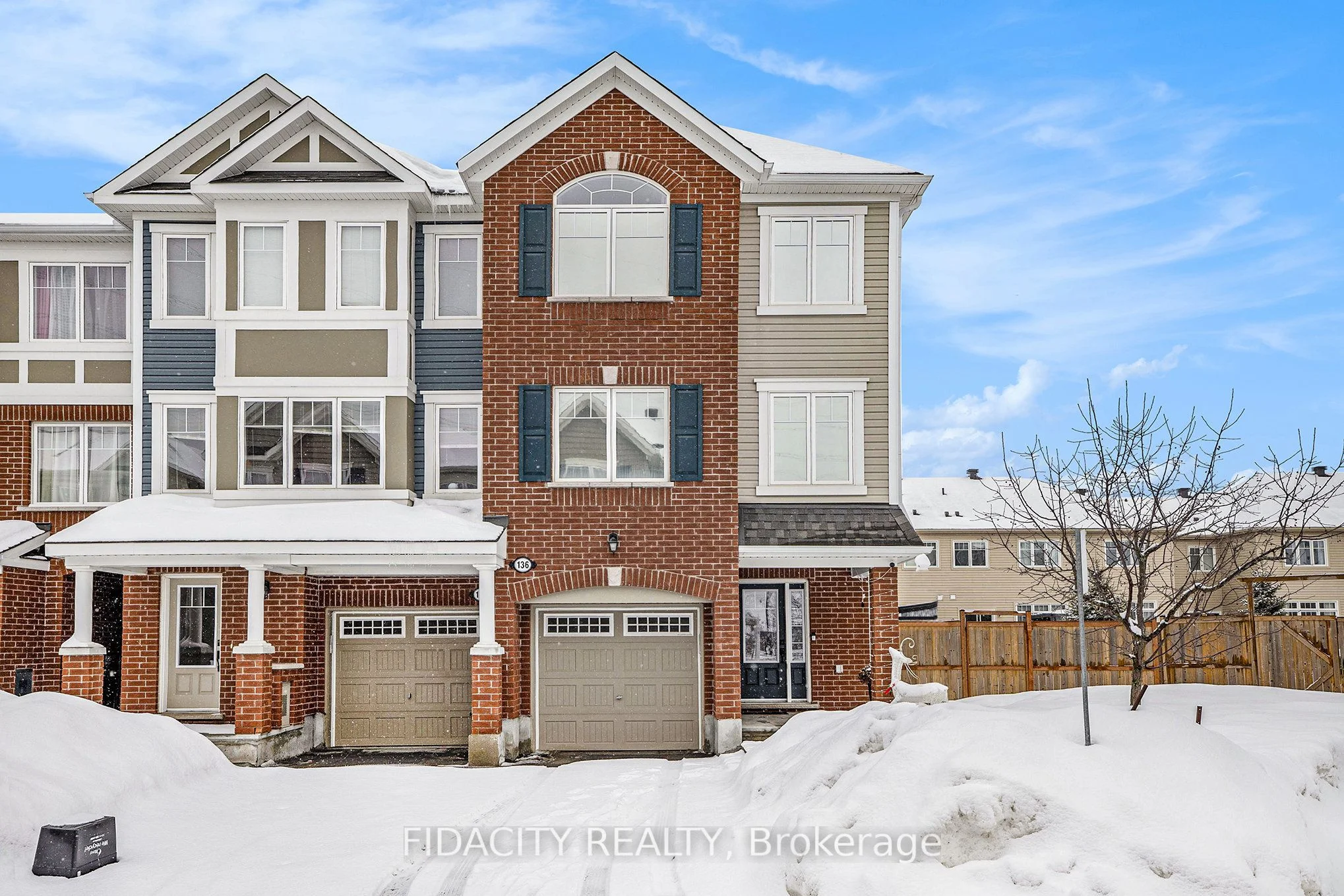136 Gelderland, Kanata, On, K2v 0h8