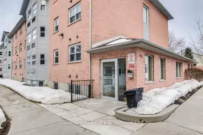 60 Hiawatha Road 12, Woodstock, On N4t 1s4