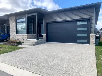 Condo Townhouse in Niagara Falls