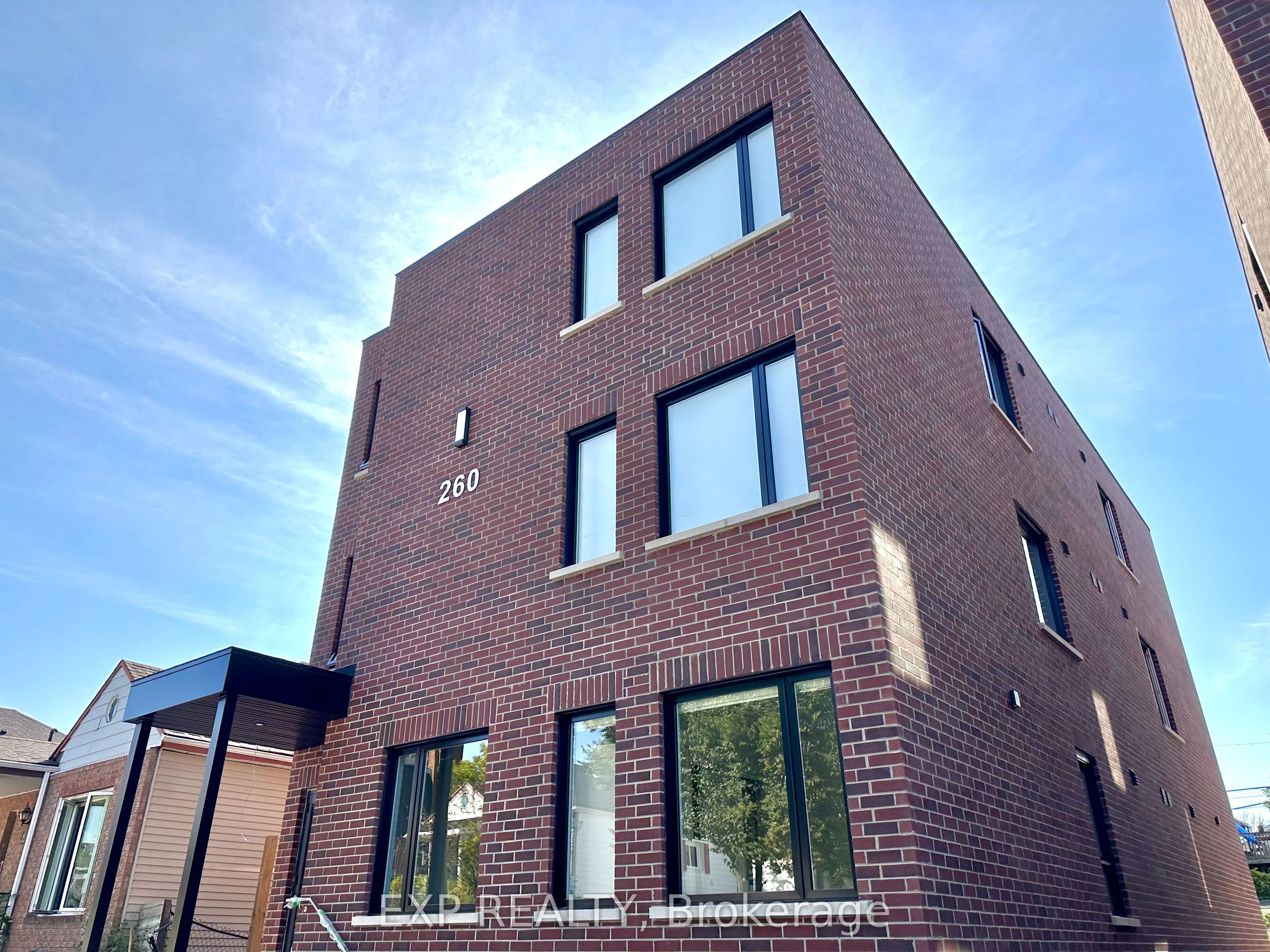 258 ST DENIS Street 7, Vanier and Kingsview Park, ON K1L 5J5