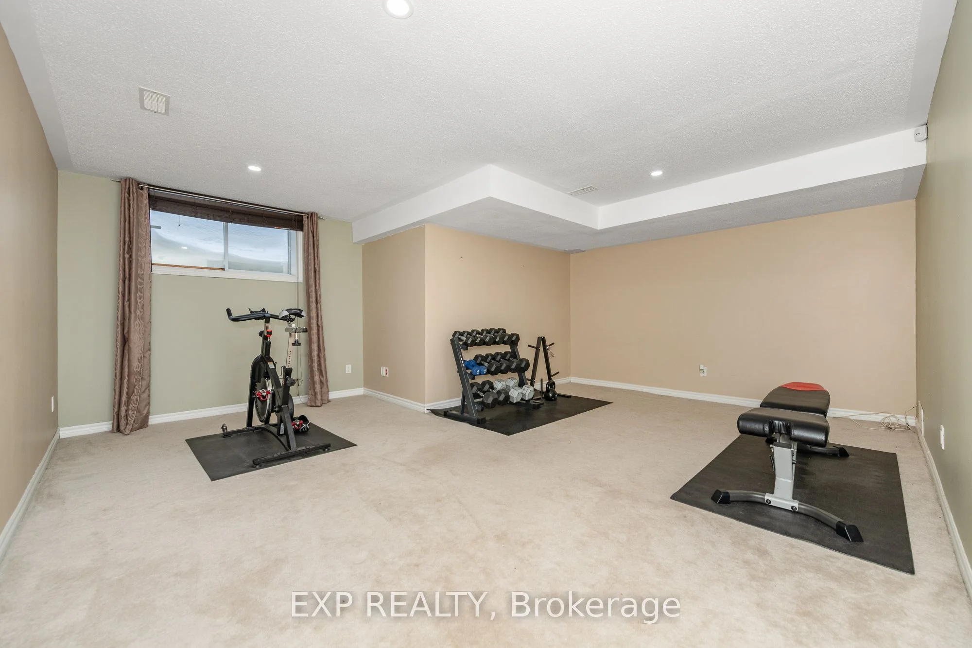 73 Hatchley Road, Blossom Park - Airport and Area, ON K1T 4G9