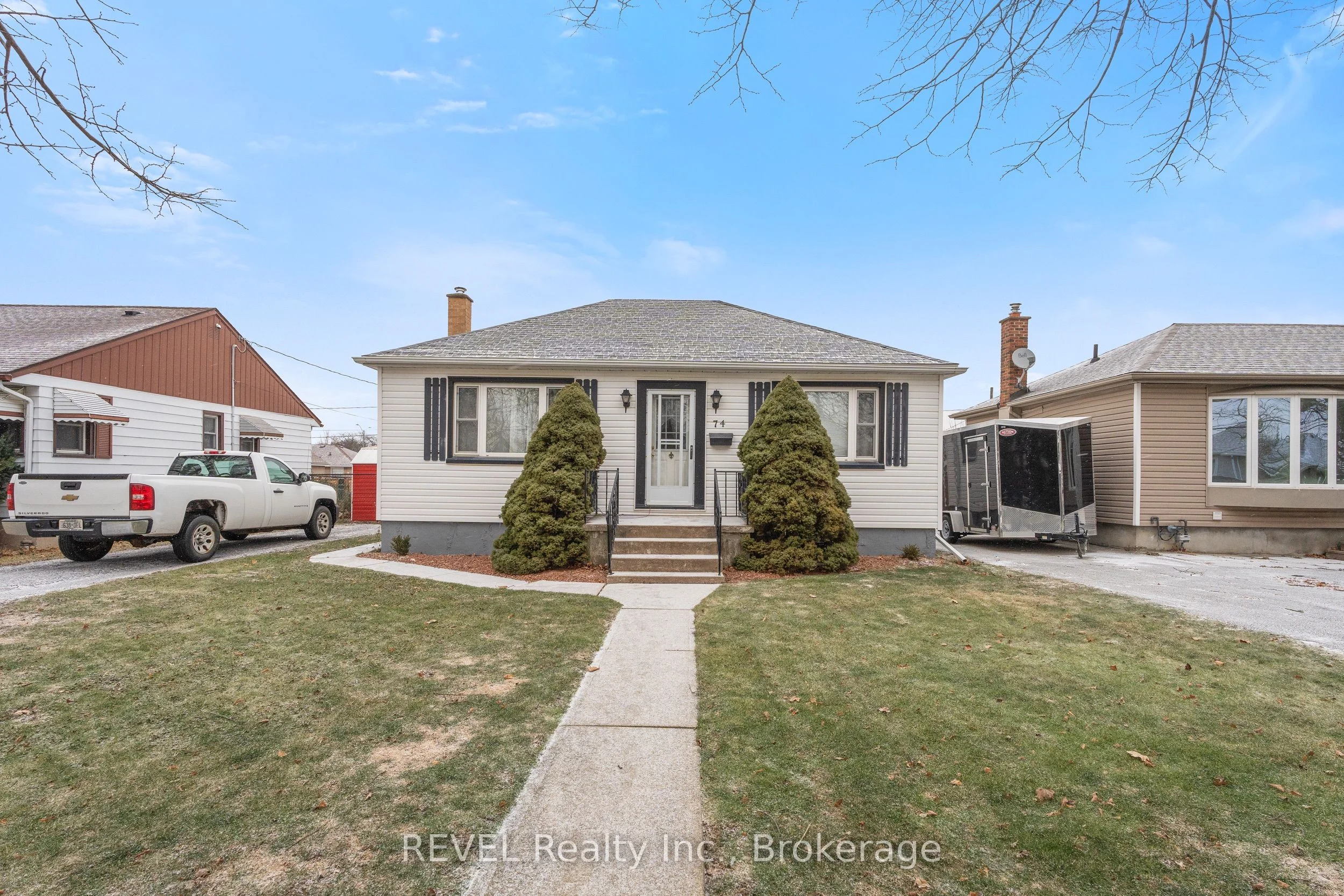 Detached in Thorold