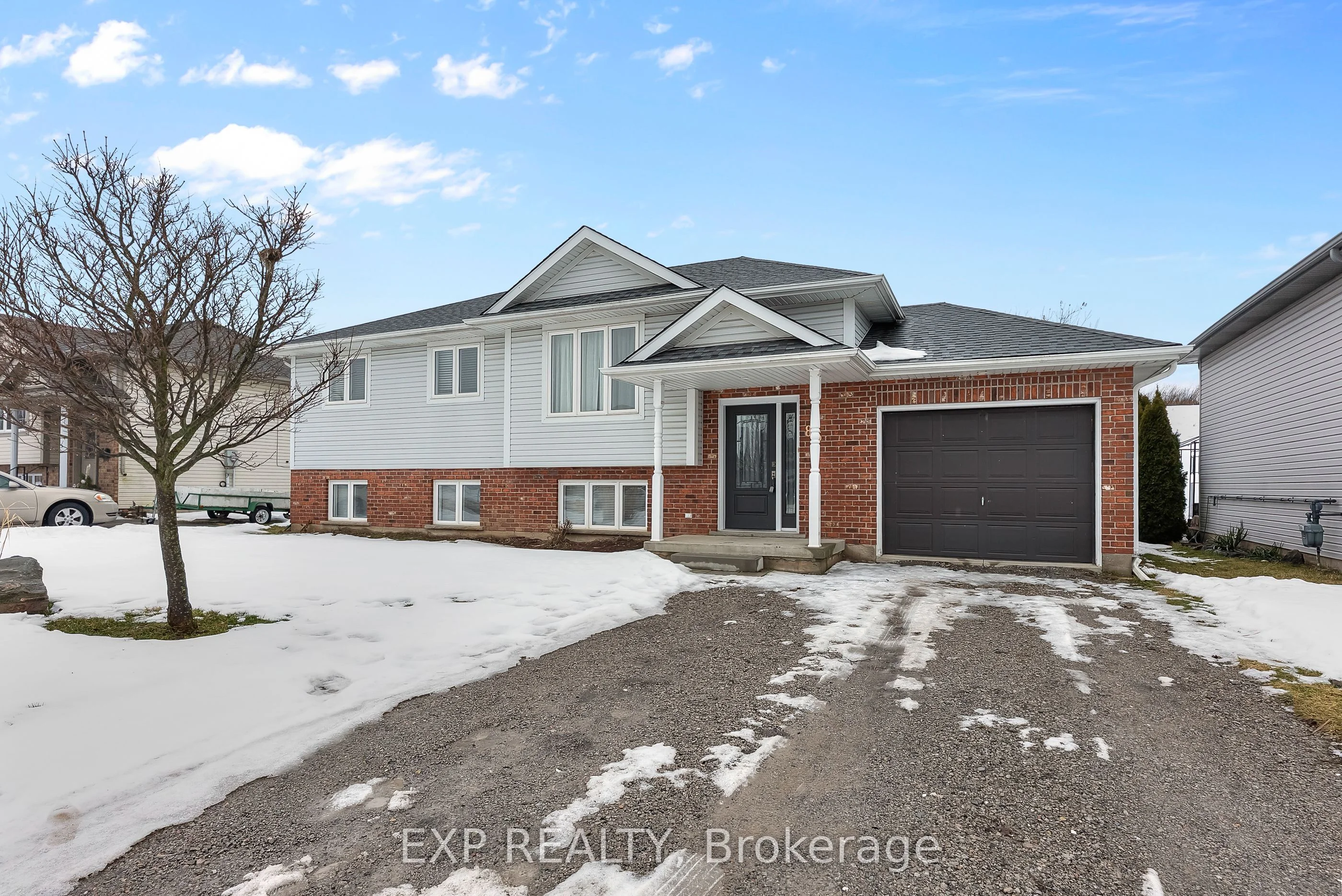 Detached in Thorold