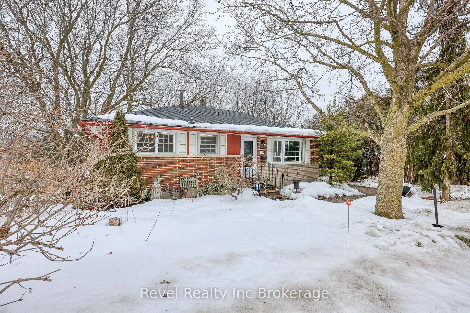 Detached in Woodstock