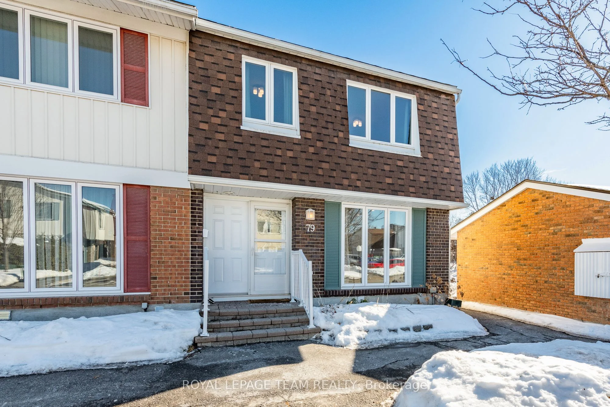 Condo Townhouse in Beacon Hill North - South and Area