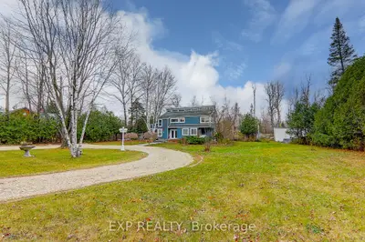 Detached in Blue Mountains