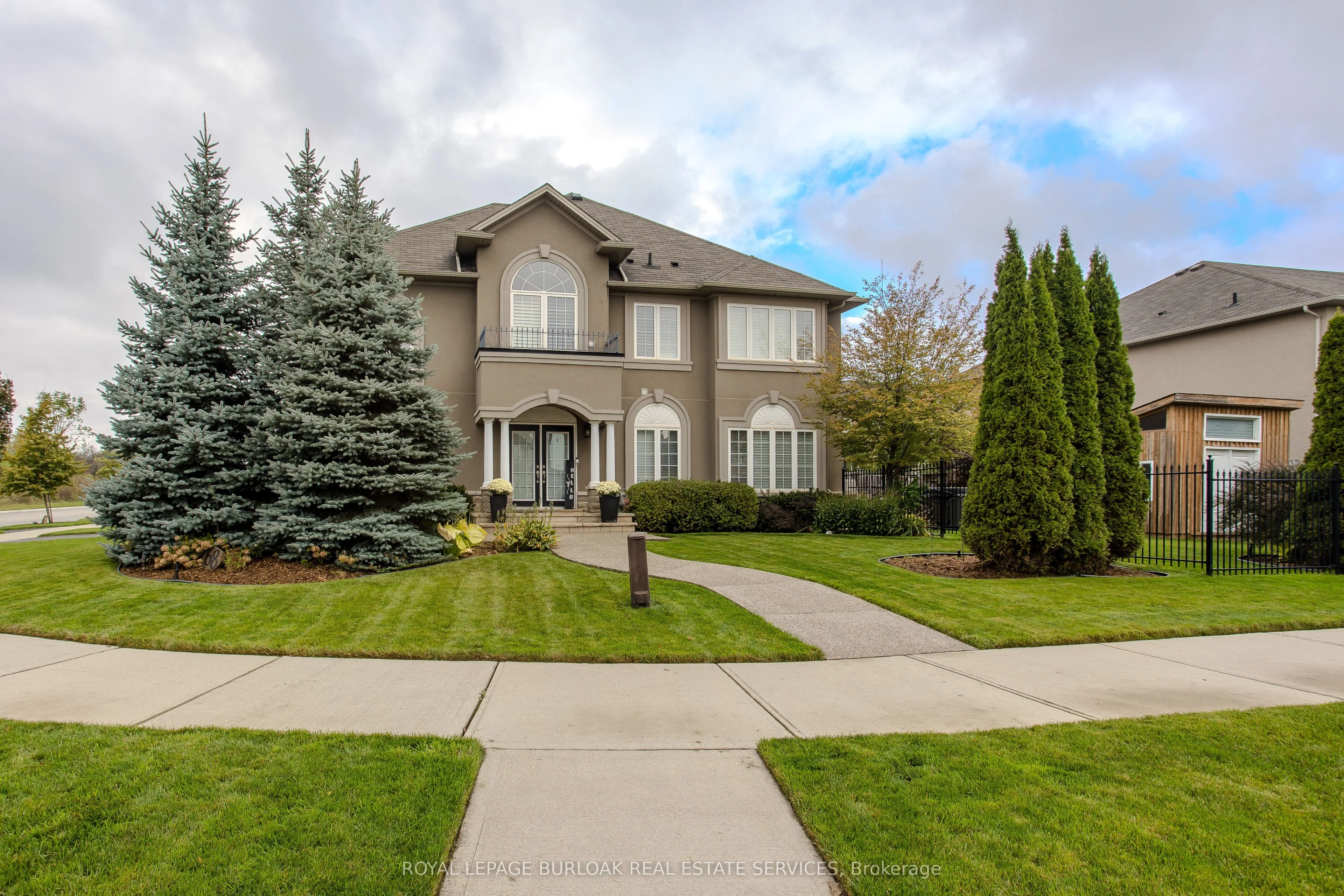 Att/Row/Townhouse in Hamilton