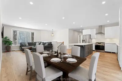 Detached in Gravenhurst