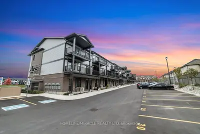 Condo Townhouse in Kitchener