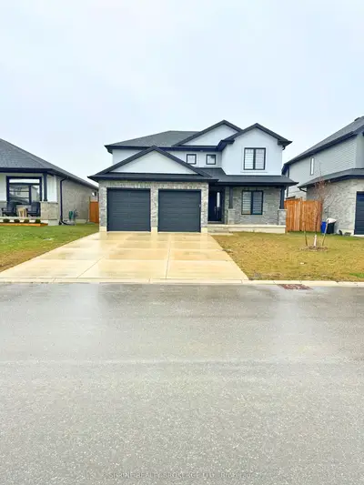 602 Ketter Way, Plympton-wyoming, On N0n 1t0