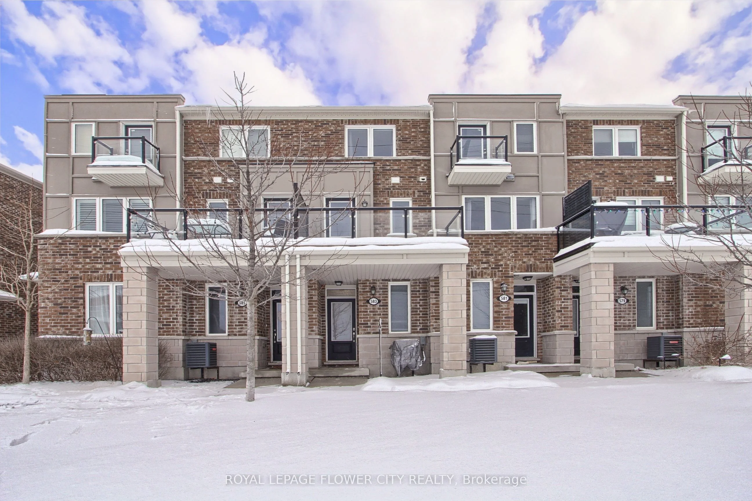 Condo Townhouse in Kitchener