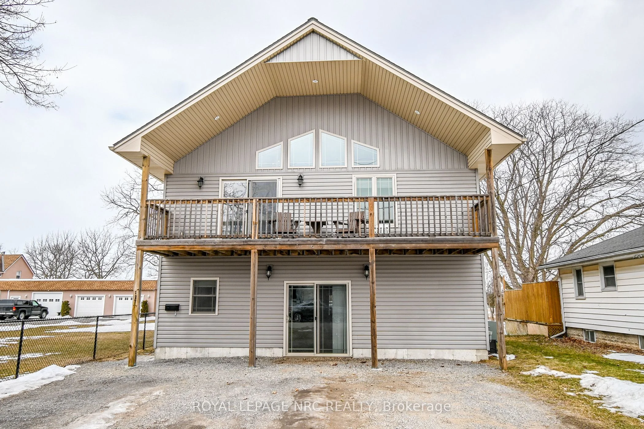 Detached in Port Colborne