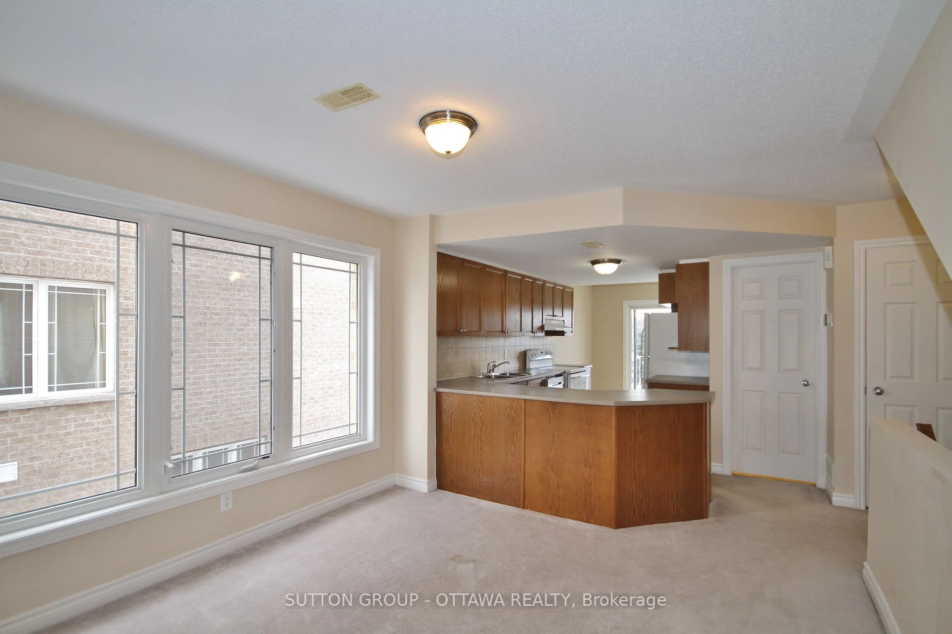 261 Paseo 33, South of Baseline to Knoxdale, ON K2G 3T5