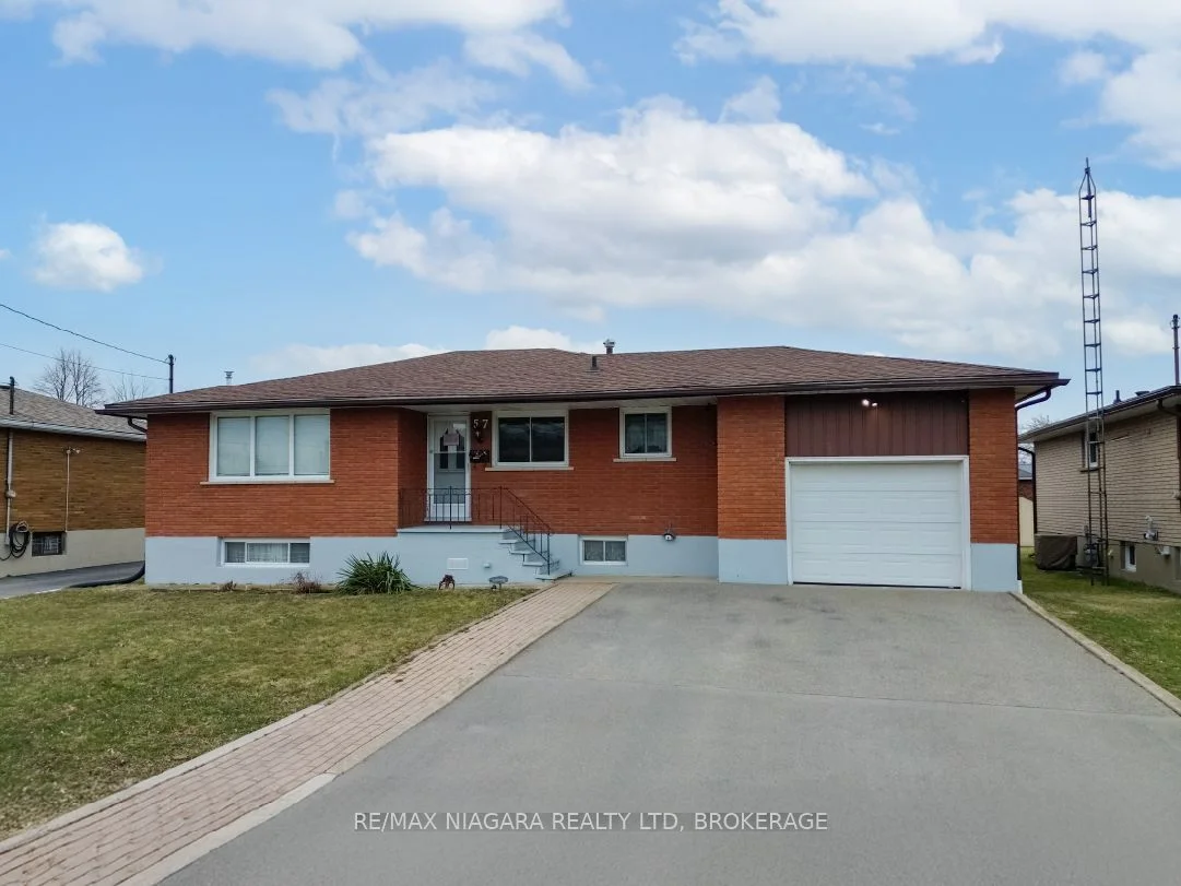 Detached in Port Colborne