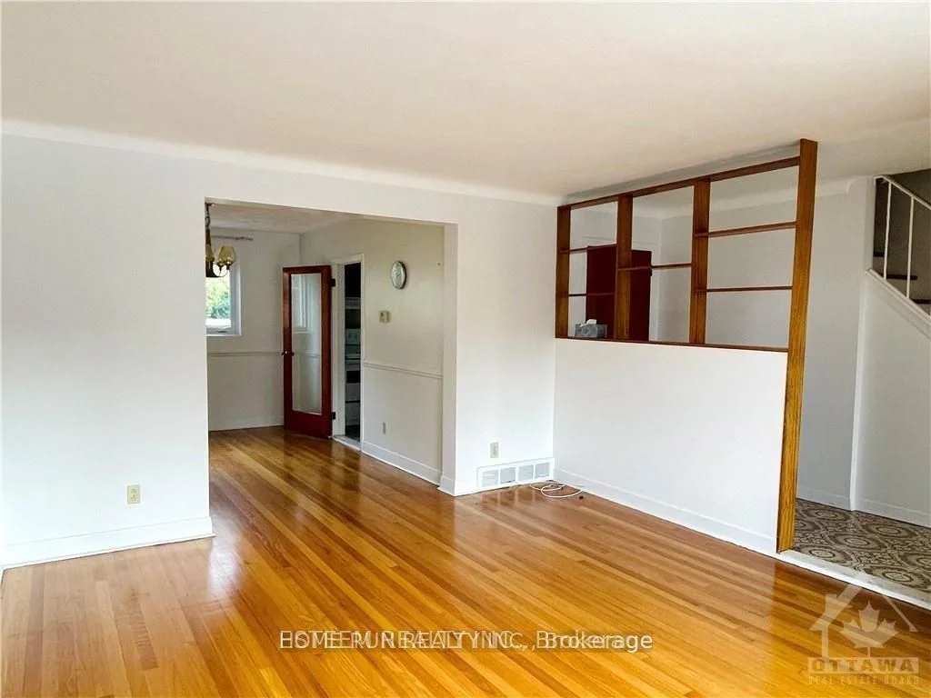 825 A Maitland Avenue, McKellar Heights - Glabar Park and Area, ON K2A 2S2