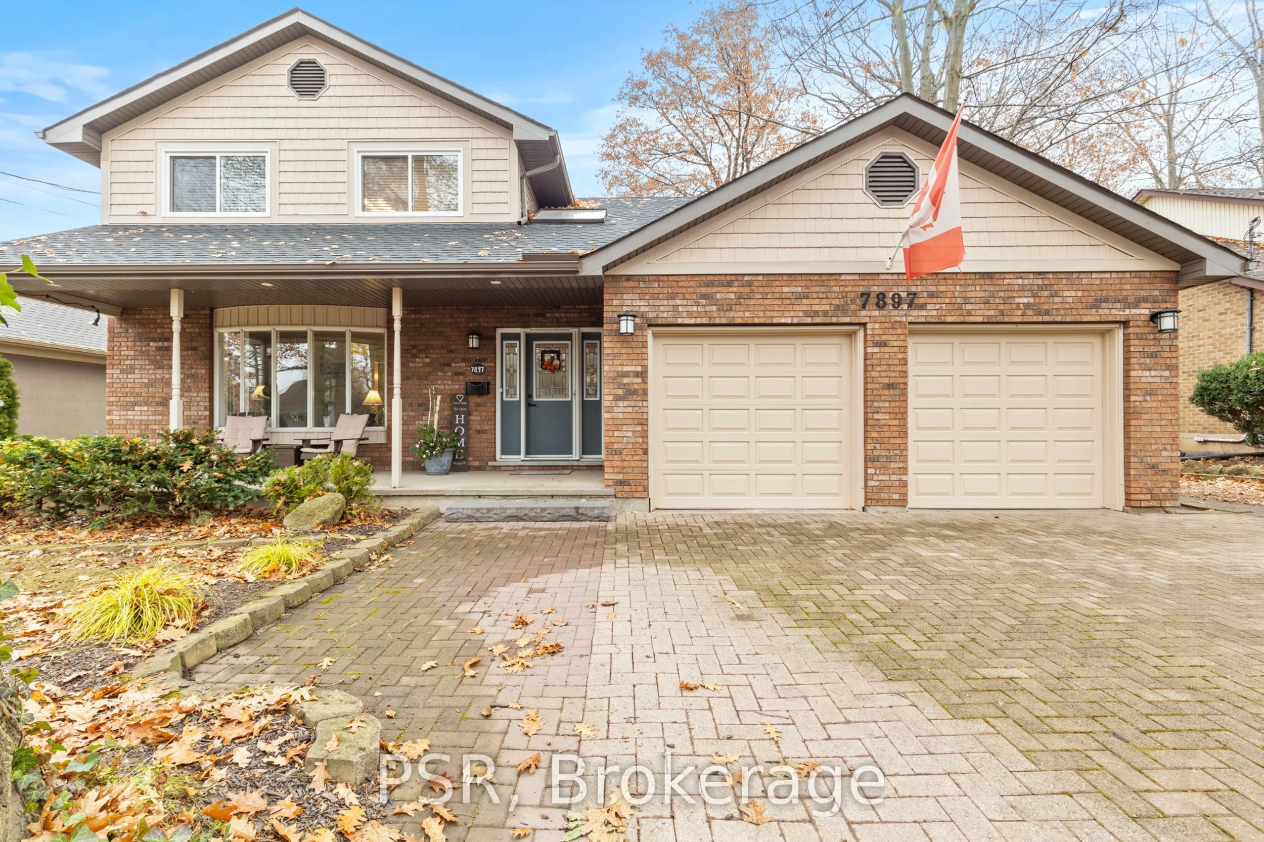 Detached in Niagara Falls