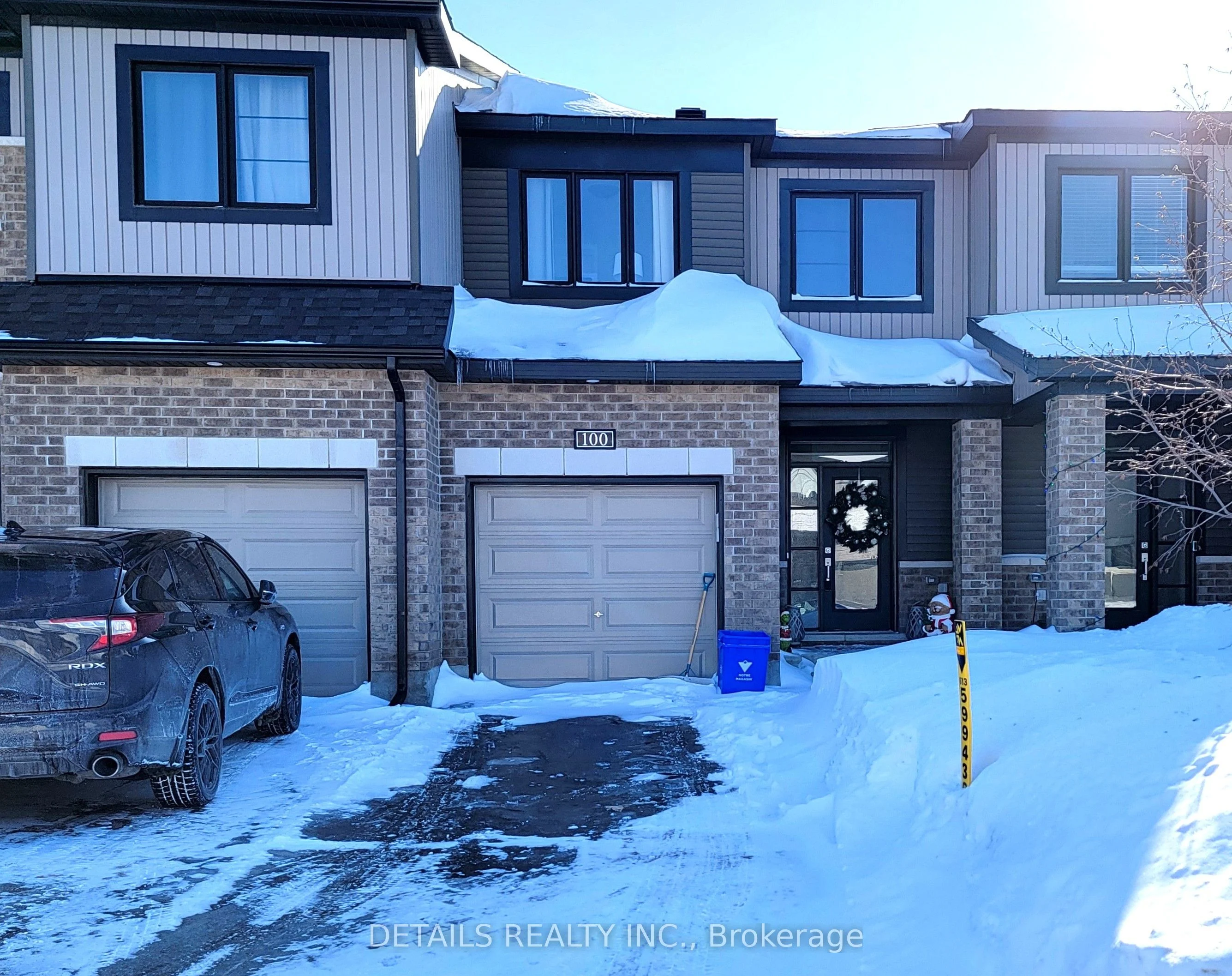 Att/Row/Townhouse in Kanata