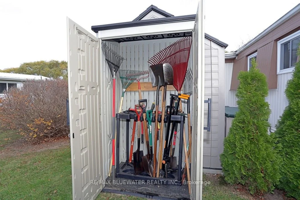 83 Dunes Drive, Lambton Shores, ON N0M 1T0