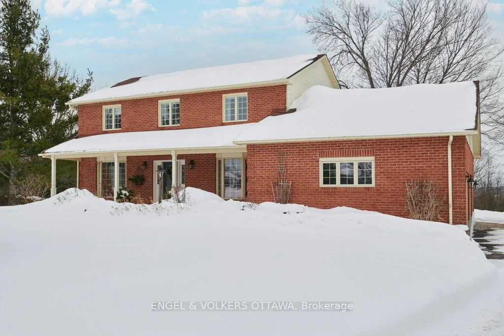 Detached in Mississippi Mills
