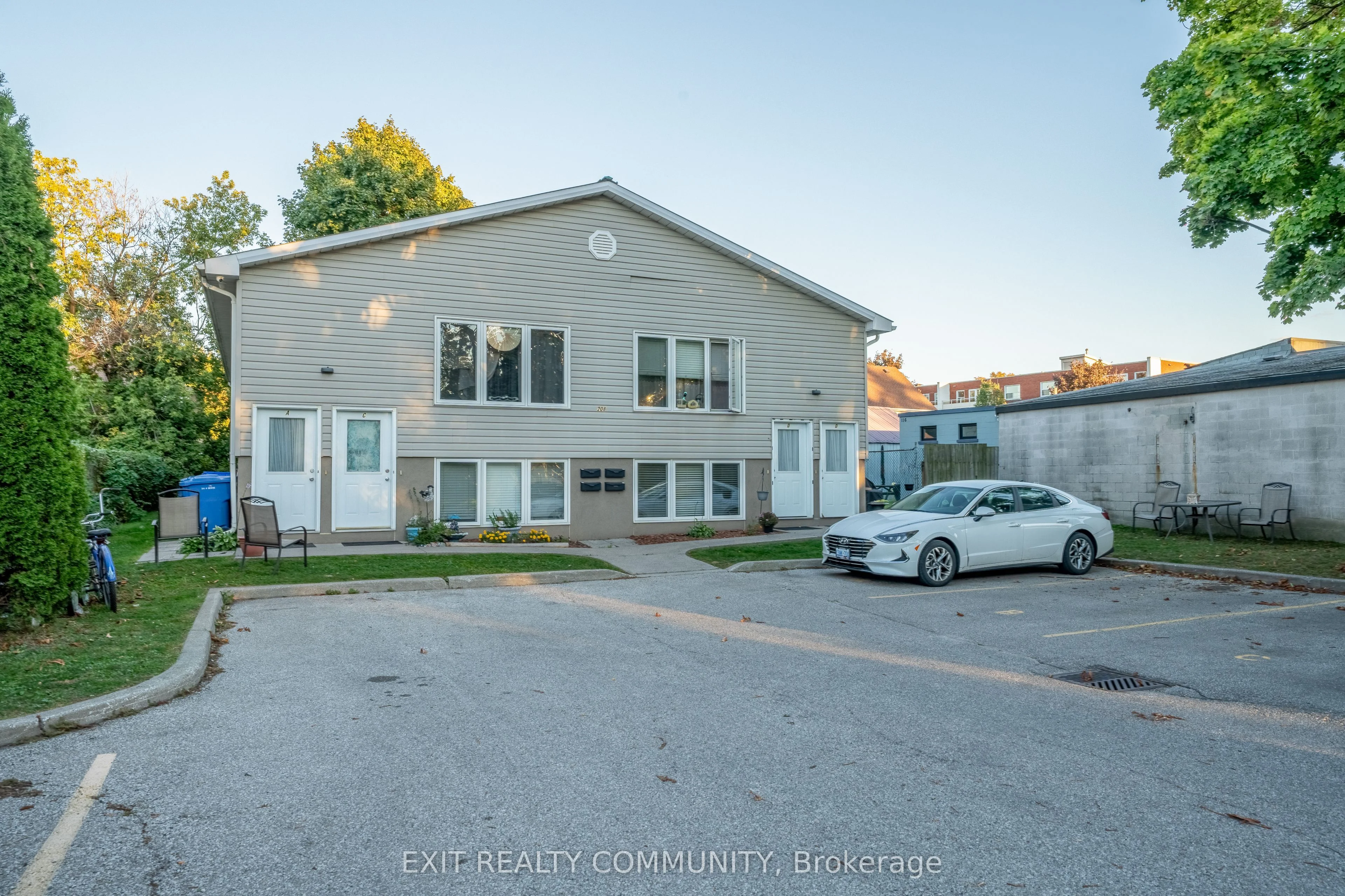208 Christina Street S, Sarnia, On N7t 2n2