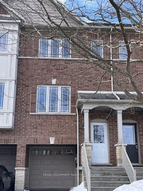 Att/Row/Townhouse in Hamilton