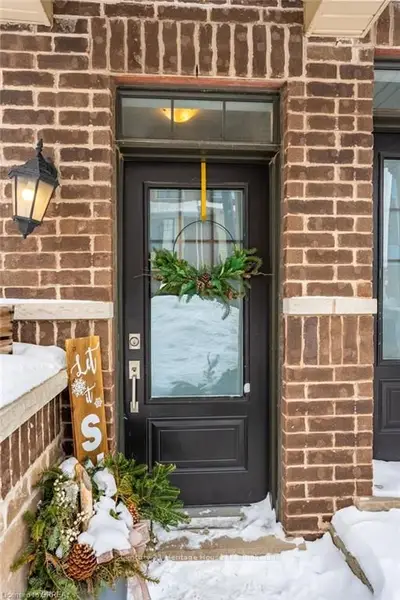 Att/Row/Townhouse in Hamilton