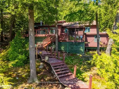 Detached in The Archipelago