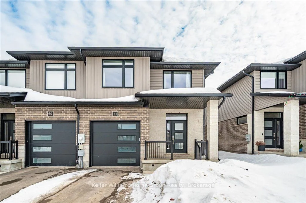 Att/Row/Townhouse in Centre Wellington