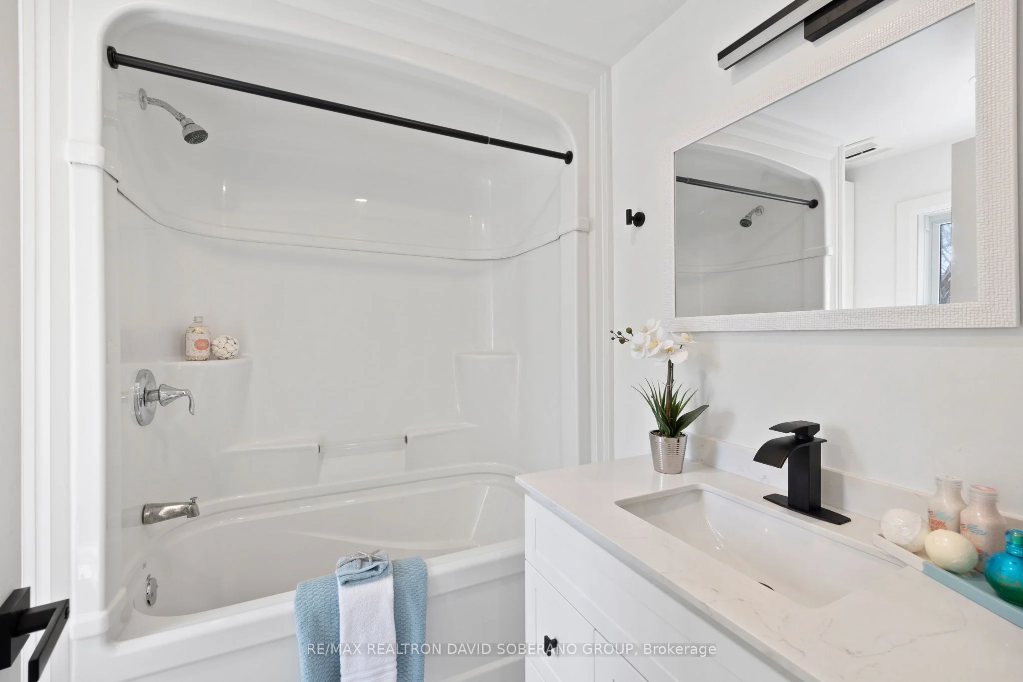 5156 St Lawrence Avenue, Niagara Falls, On L2e 3z2
