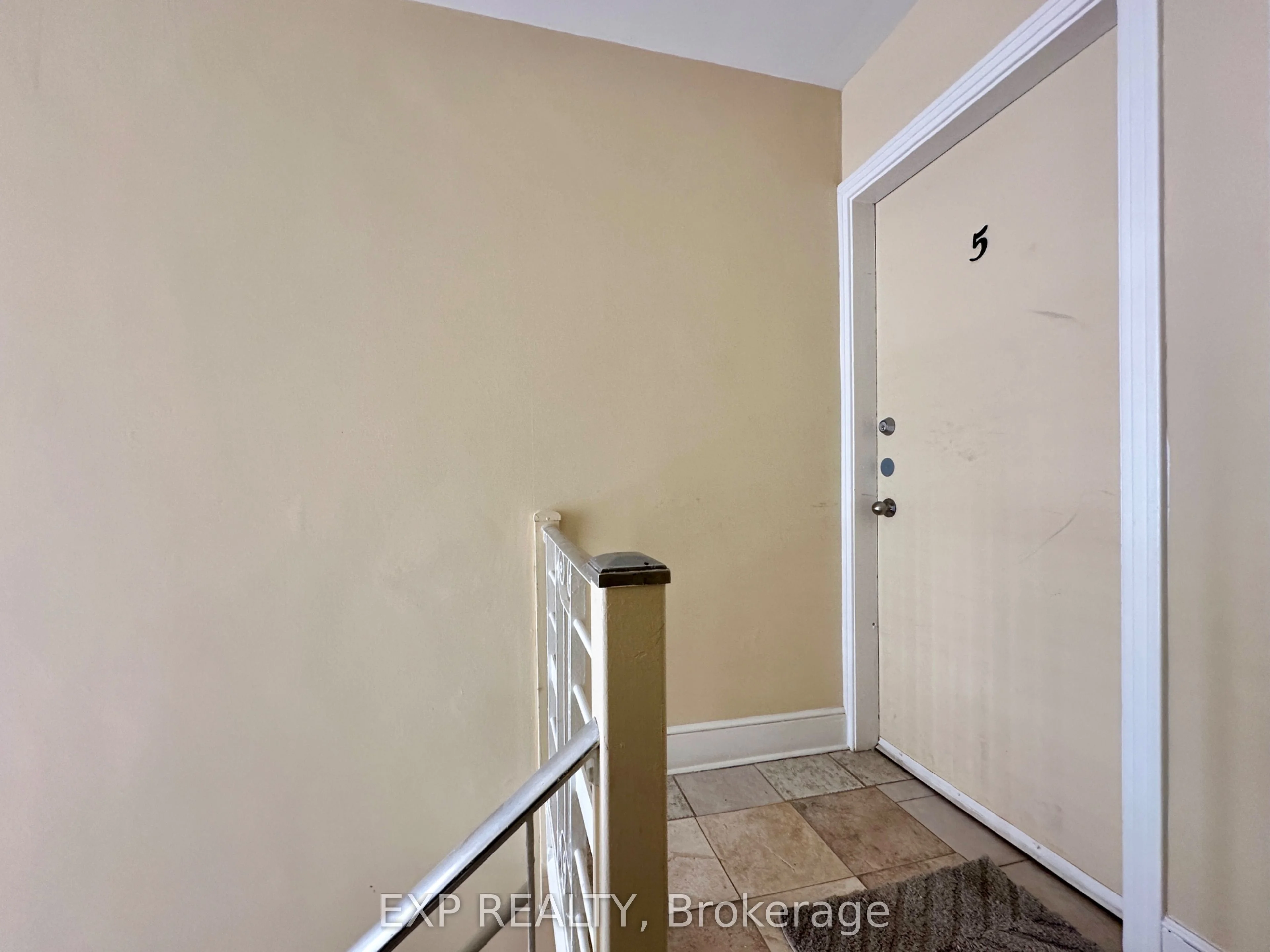 839 KIRKWOOD Avenue 5, Carlington - Central Park, ON K1Z 5Y1