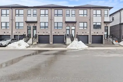 Att/Row/Townhouse in Brantford