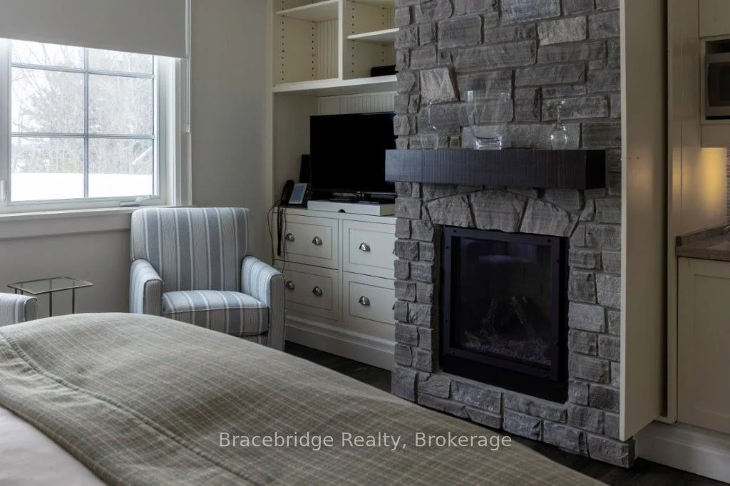 1869 Muskoka 118 Road W L207 B1 or B2, Muskoka Lakes, ON P1L 1W8