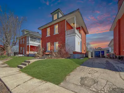 Detached in Renfrew