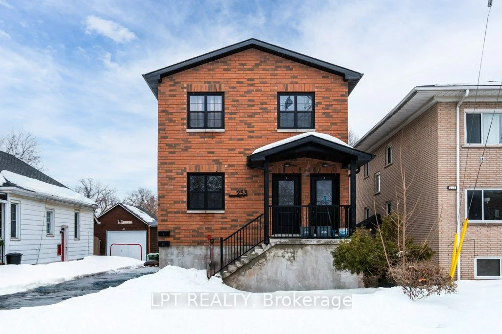 Duplex in Kingston