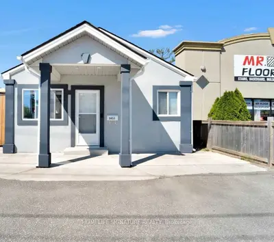 Detached in Windsor