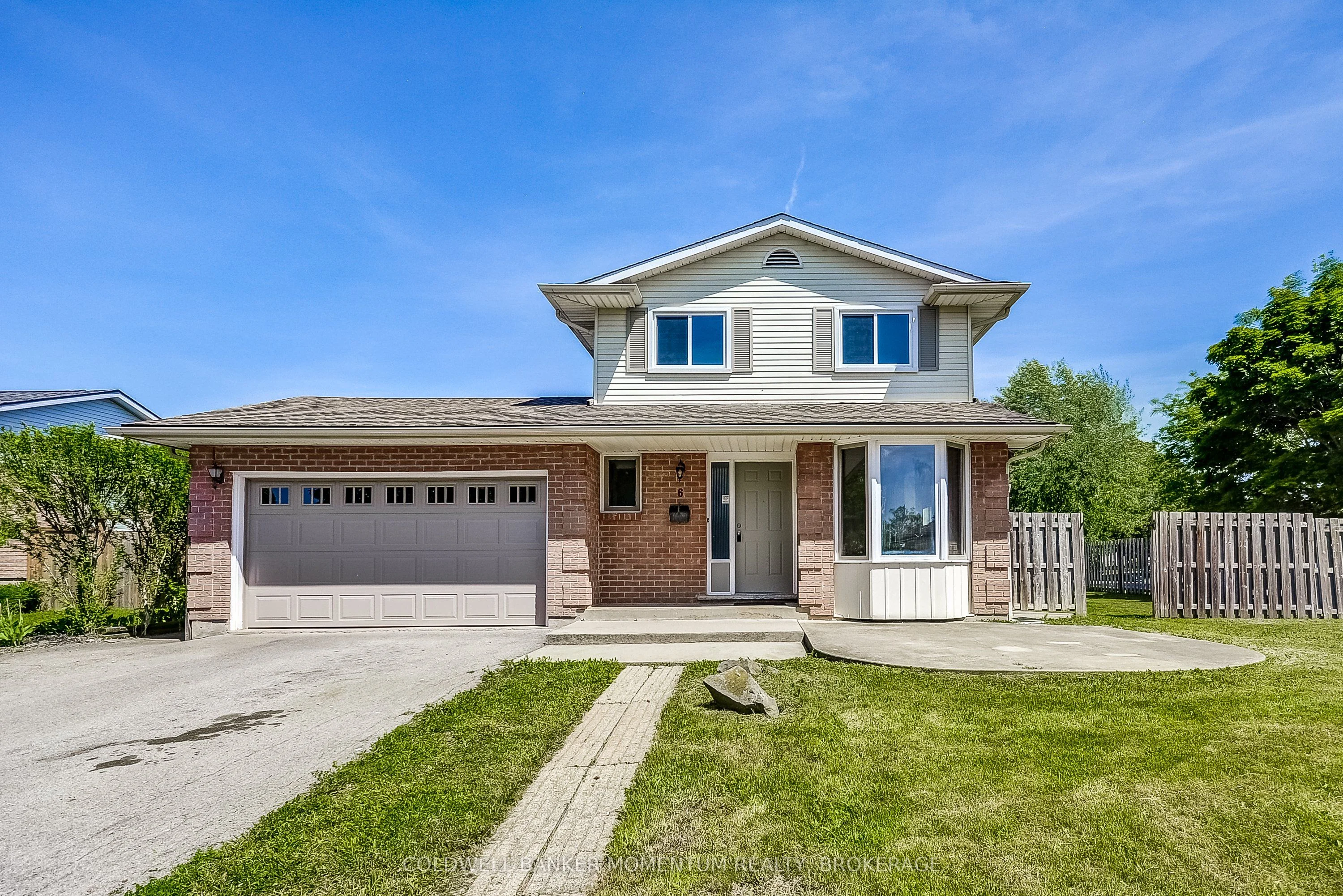 Detached in Thorold