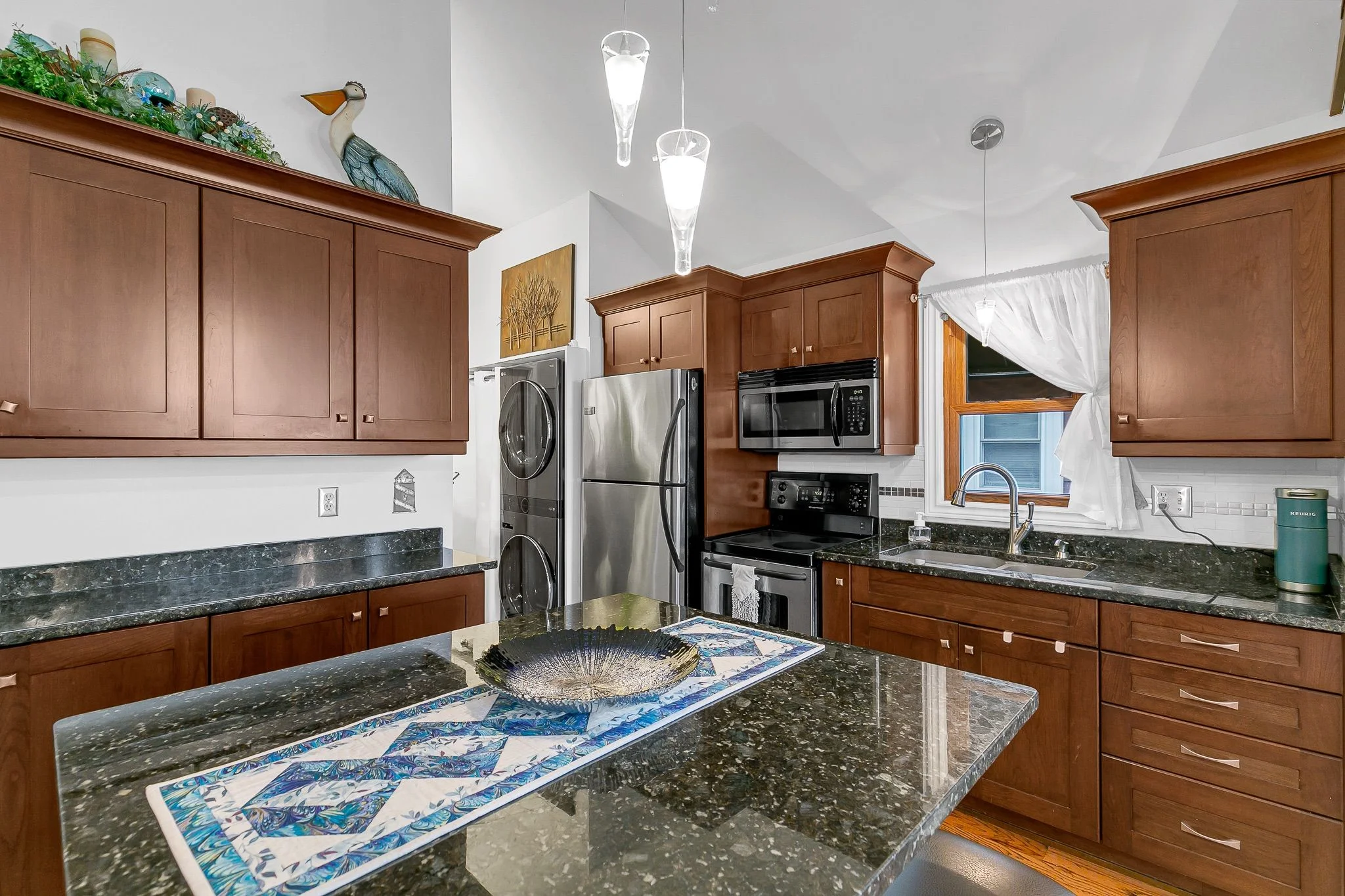 Detached in Lakeshore