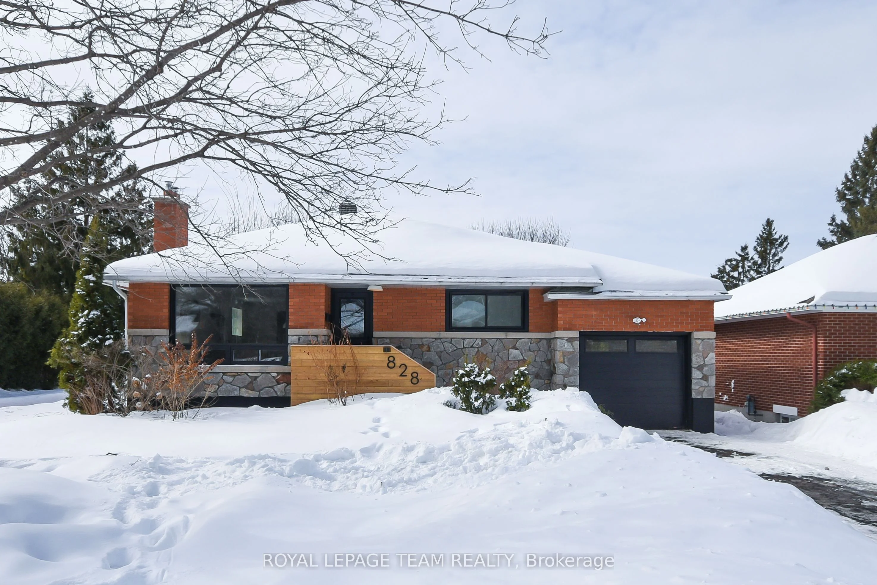 Detached in McKellar Heights - Glabar Park and Area