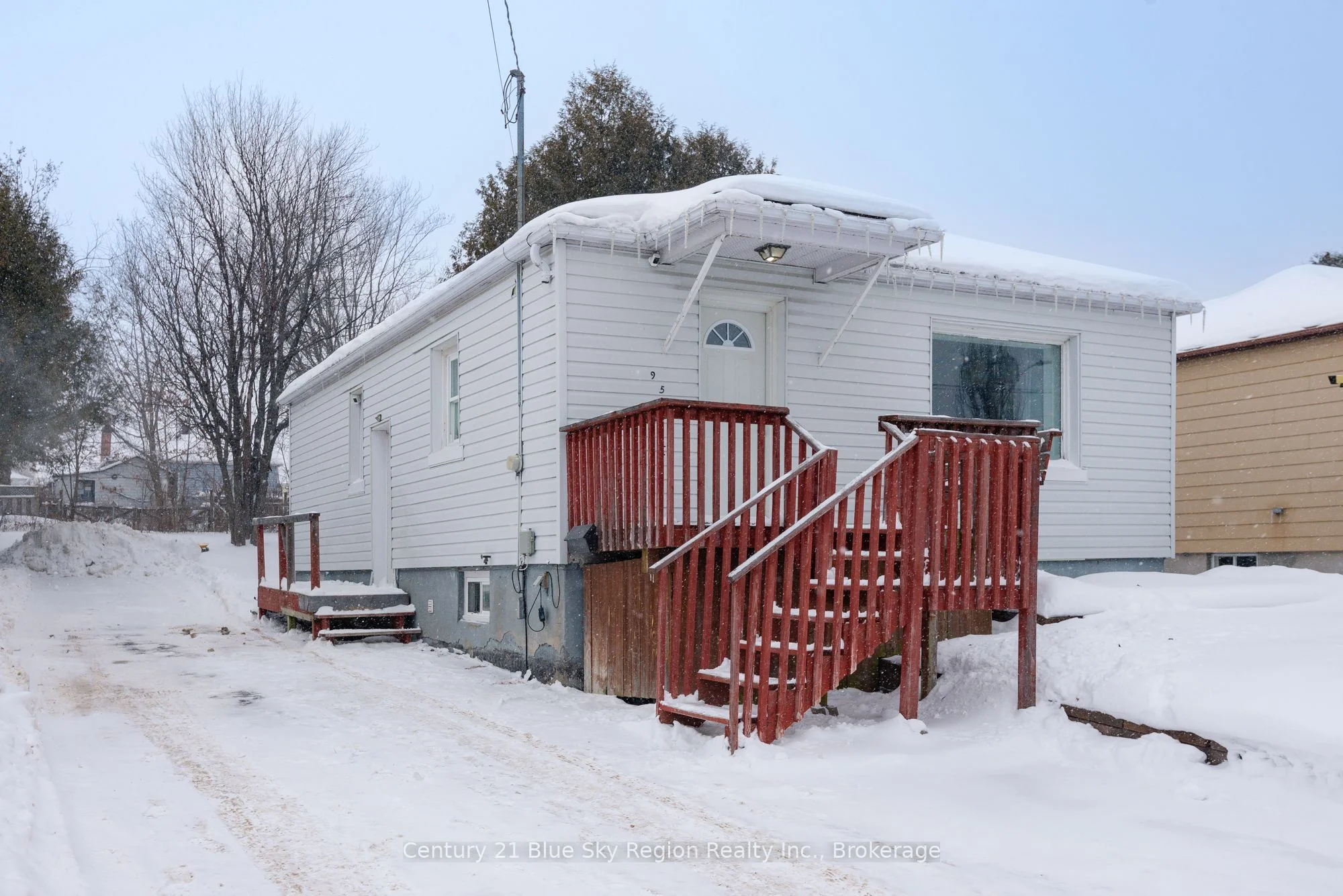 Detached in North Bay