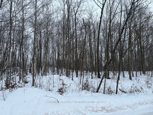 000 Whitefish Lake Road W, Rideau Lakes, ON K0E 1E0