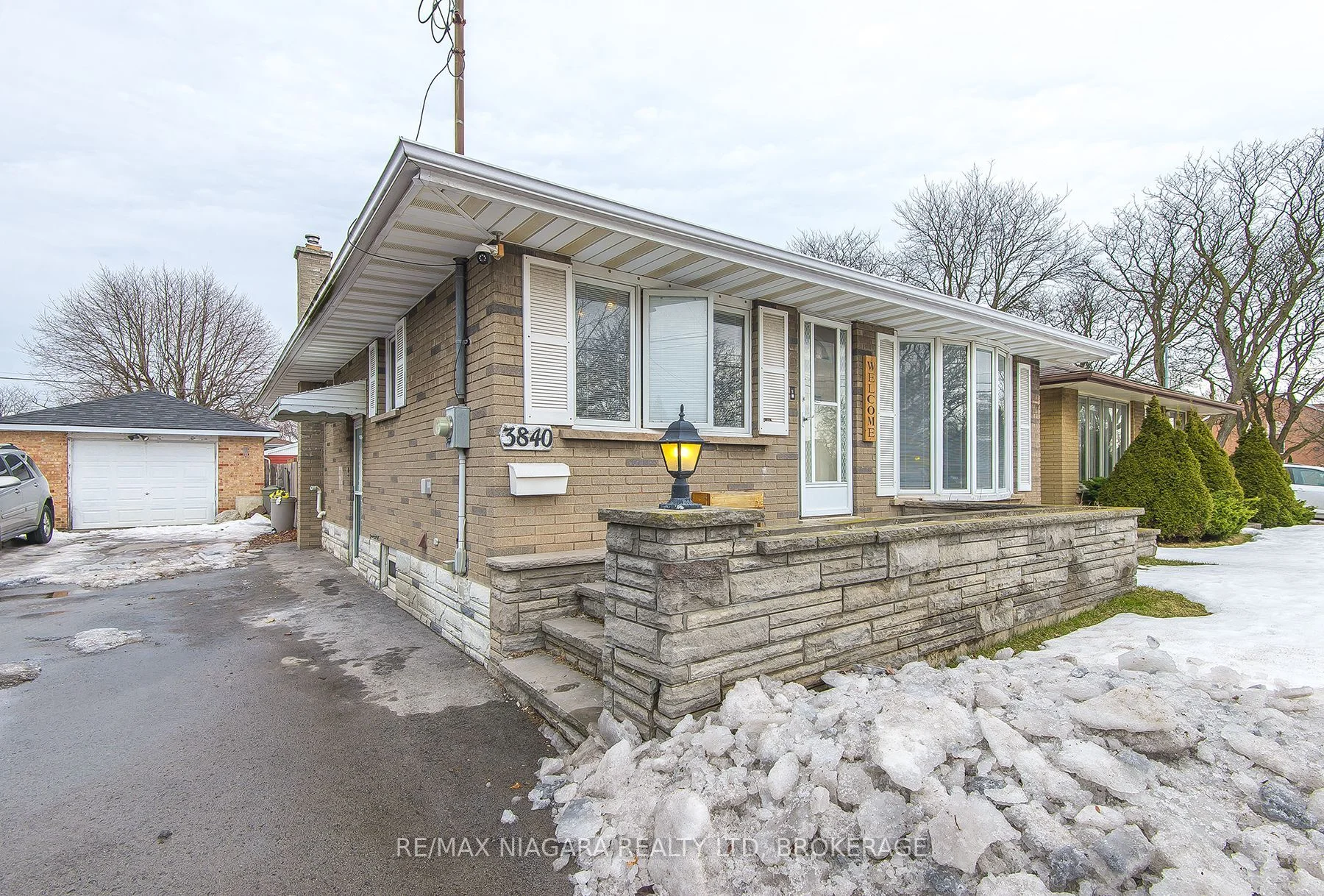 3840 Dorchester Road, Niagara Falls, On L2j 3a7