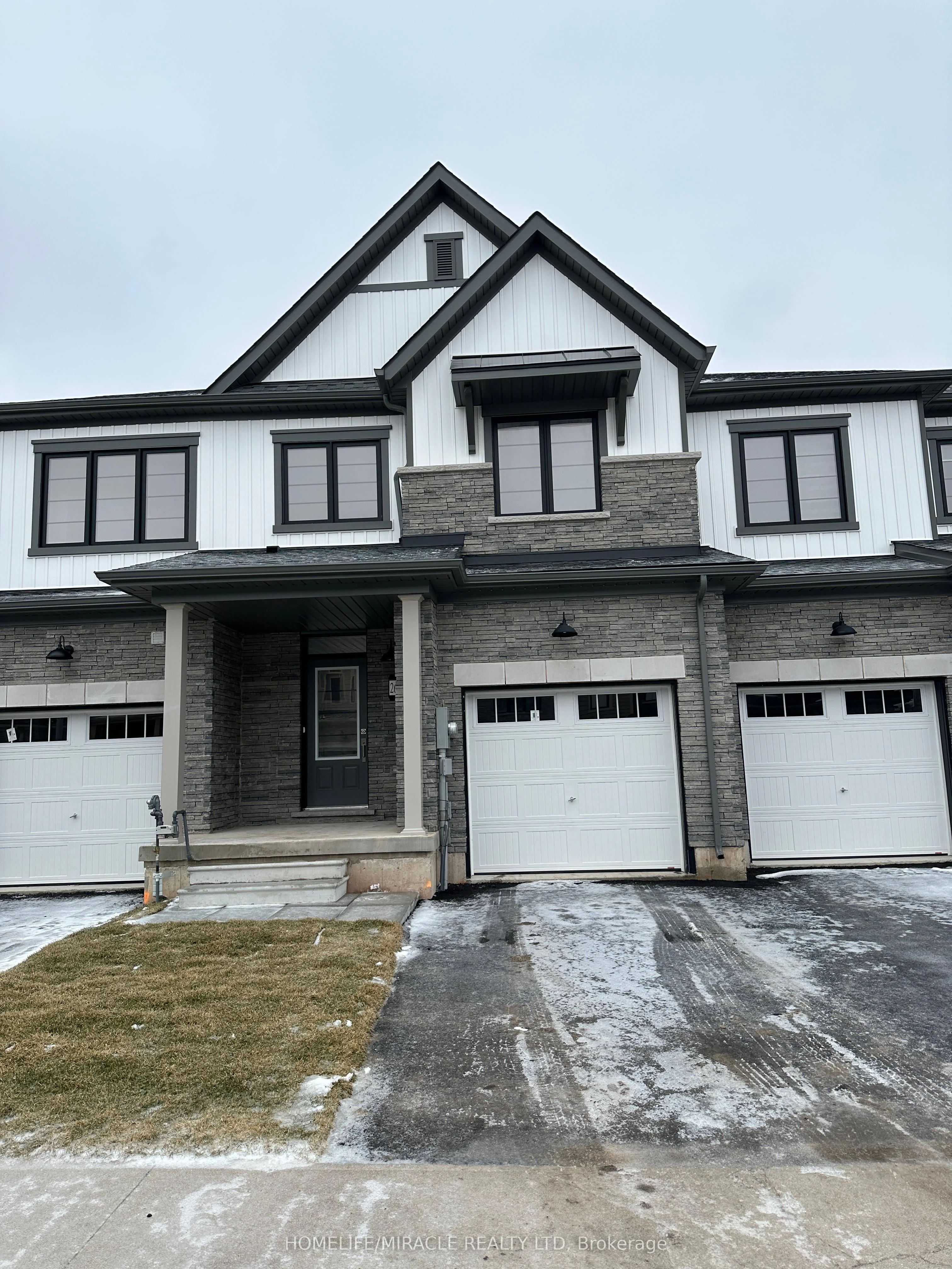 Att/Row/Townhouse in Welland