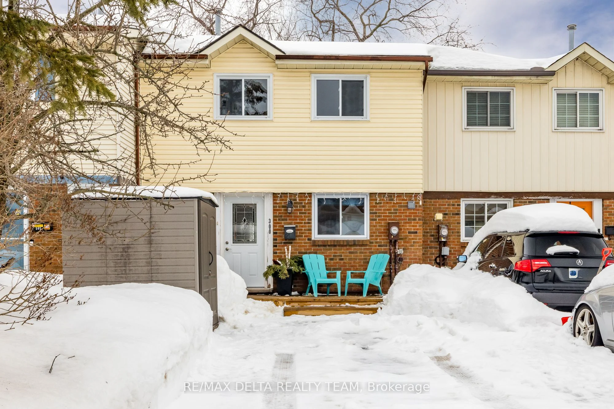 Att/Row/Townhouse in Orleans - Cumberland and Area