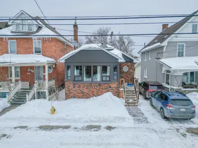 Detached in North Bay