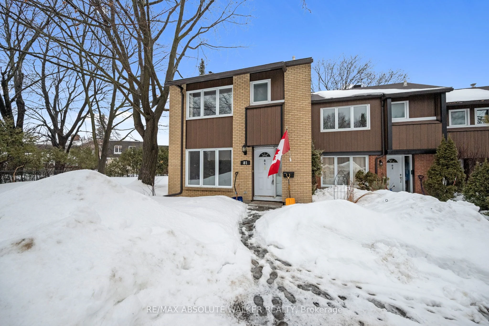 Condo Townhouse in Beacon Hill North - South and Area