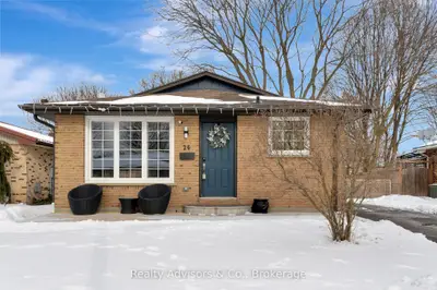 26 Centennial Avenue, Tillsonburg, On N4g 4r6