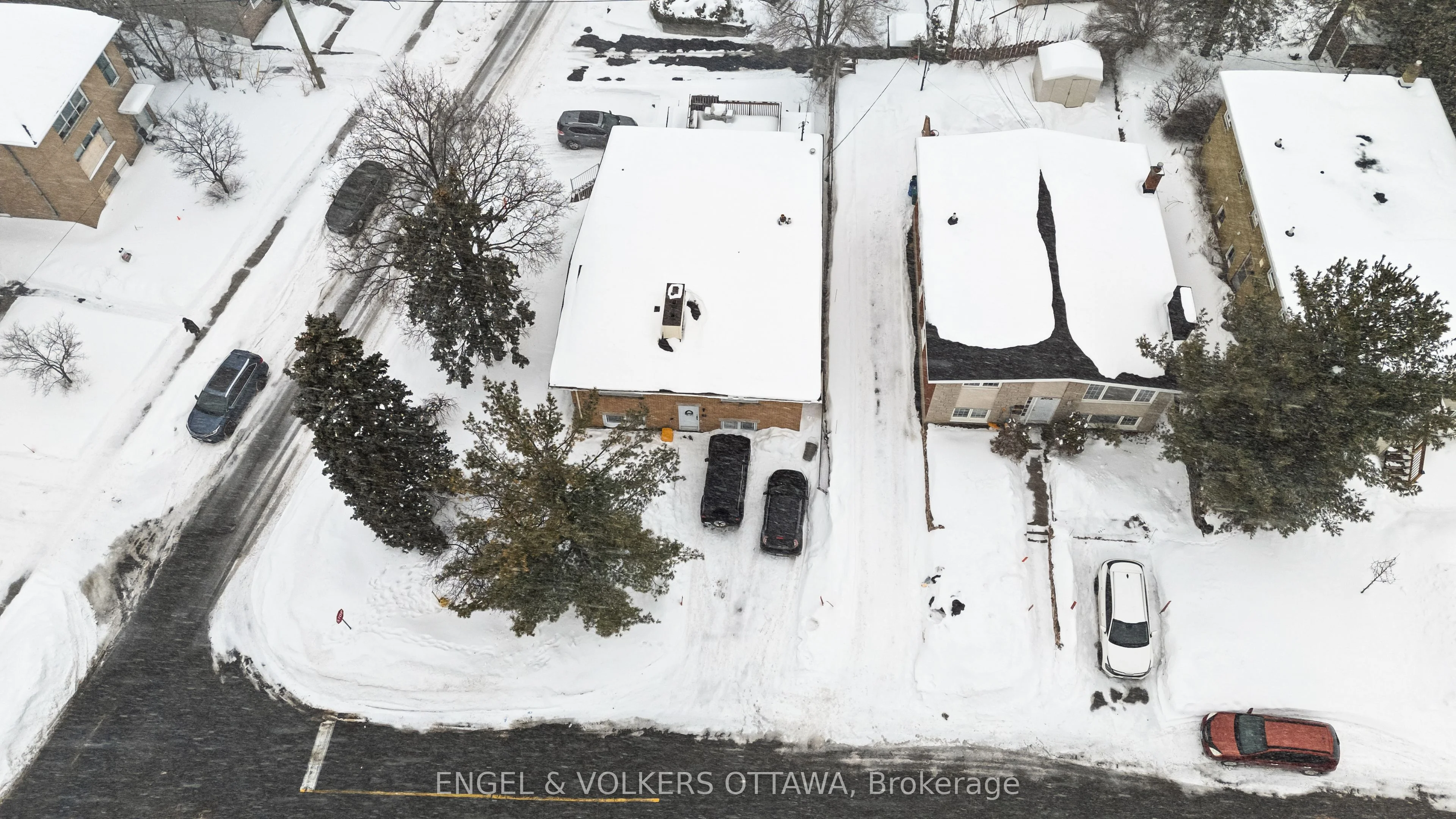 261-263 Michel Circle, Vanier And Kingsview Park, On K1l 7p4