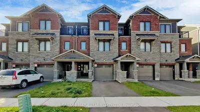 Att/Row/Townhouse in Brantford