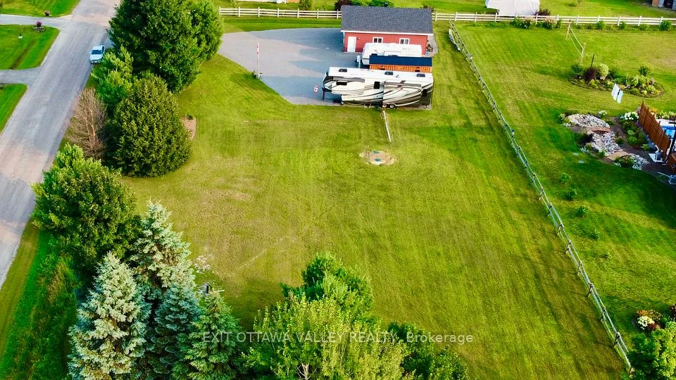 28 Kirk Court, North Algona Wilberforce, On K0j 1x0