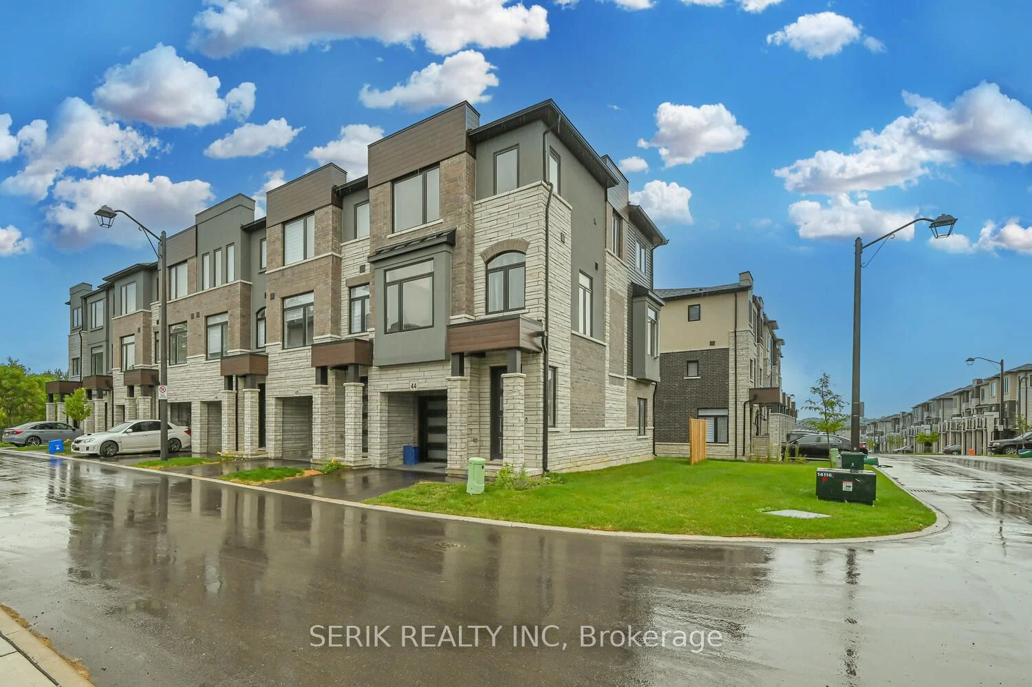 Att/Row/Townhouse in Cambridge